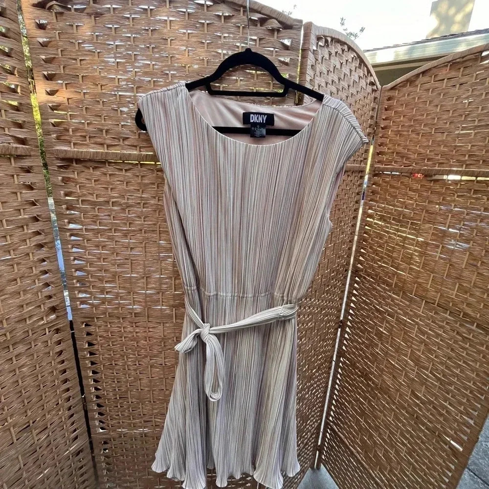 ~DKNY~ Sleeveless Dress - Size 16 - Picture 4 of 7